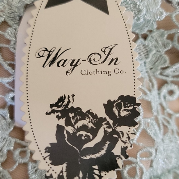 Dress - Picture 6 of 12